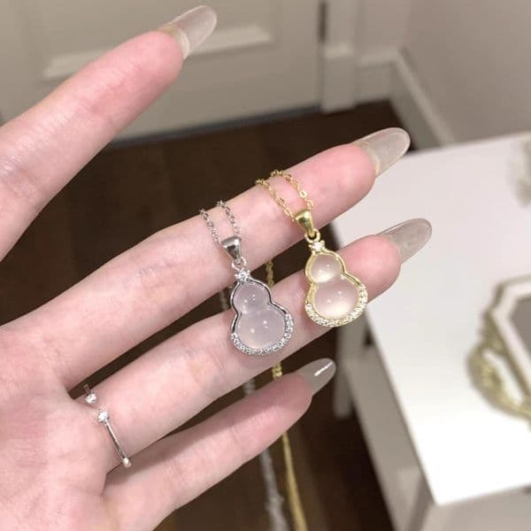 designer necklace jewelry designer jewelry White chalcedony gourd necklace women's national style high-end collarbone chain necklace luxury jewelry necklaces
