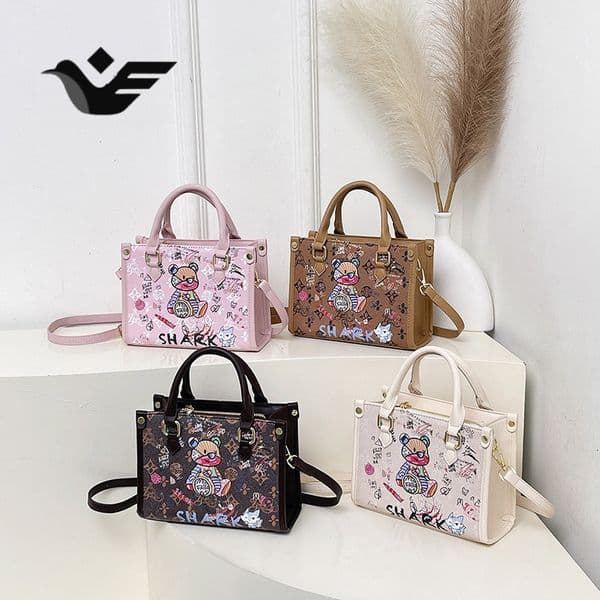 Feiyan Free Shipping New Designer Bag 2025 Personalized Graffiti Women's Bag Fashion Lightweight Handbag Cute Printed Commuter Shoulder Bag