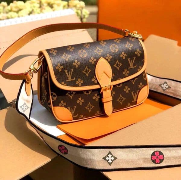 Top Quality Baguette Fashion Women Shoulder Bags Luxury Pochette Chain Messenger Bag Leather Handbags Designers Shell Wallet Purse Ladies Cosmetic Crossbody Tote