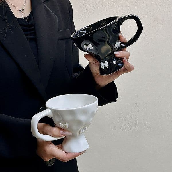 High-end Hammered Handmade Hourglass Water Fresh Cute Camellia Bowknot Art Ceramic Cup Gift