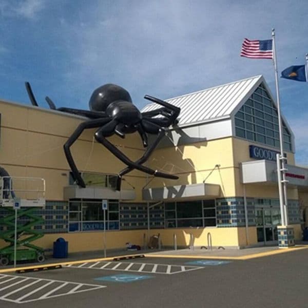 Halloween Promotion Customized 3/4/5/8m width inflatable black spider On the roof Toys Haunted