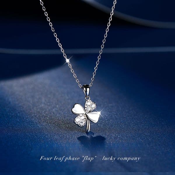 White Copper Lucky Necklace for Women, Niche Simple Elegant Collarbone Chain Pendant, Light High-End Accessories