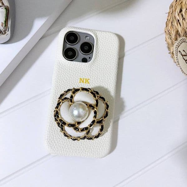 Customized name Pearl flower PU leather hard Case for iPhone 16e 16 15 14 Phone Cover 13 12 11 Pro Shockproof Back Funda