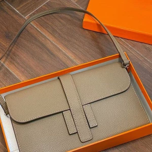 New designer banquet clutch, high-quality, light luxury fashionable single shoulder crossbody commuting bag available in multiple colors credit card wallet 10A
