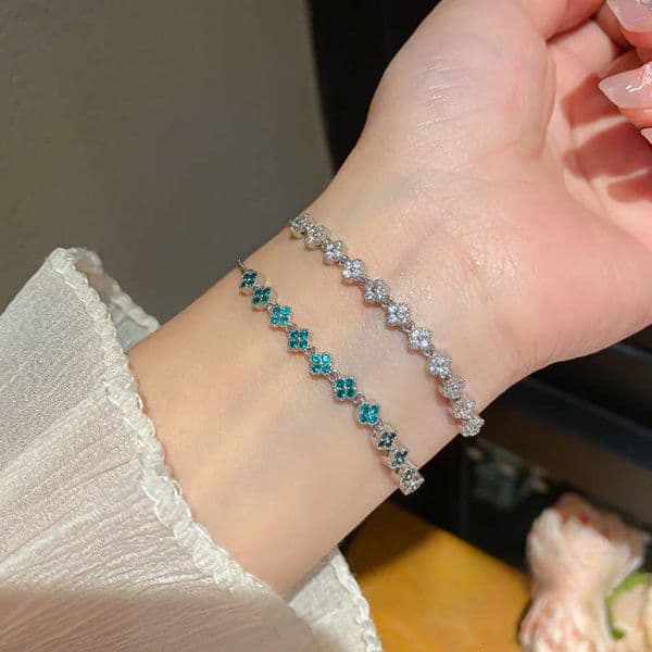 Designer Luxury Bracelets jewelry for women Zircon 1 Flower copper plated with silver Exquisite High-end and fashion Festival Holiday gifts