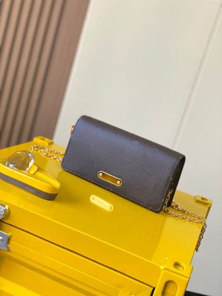 Womens Designer Hobo Crossbody Bags Outdoor Fashion Vintage Shoulder Bags Lady's Design Chains Underarm Bags clutch Bag 20cm