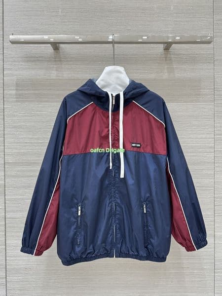 2025 Womens jackets designer jackets womens Parka coats hoodies windbreakers winter jackets recycled nylon contrasting spliced zipper jackets 7012