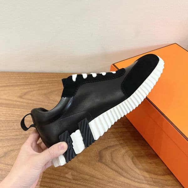 Contemporary Fit Men's Sneakers Designed for All-Day Relaxation