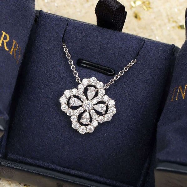 High Version Pure Sier Inlaid Dia Four-Leaf Clover Necklace for Women, Niche Design, High-End Feel, Elegant and Simple Clavicle Chain, Ins Style ddmypluto