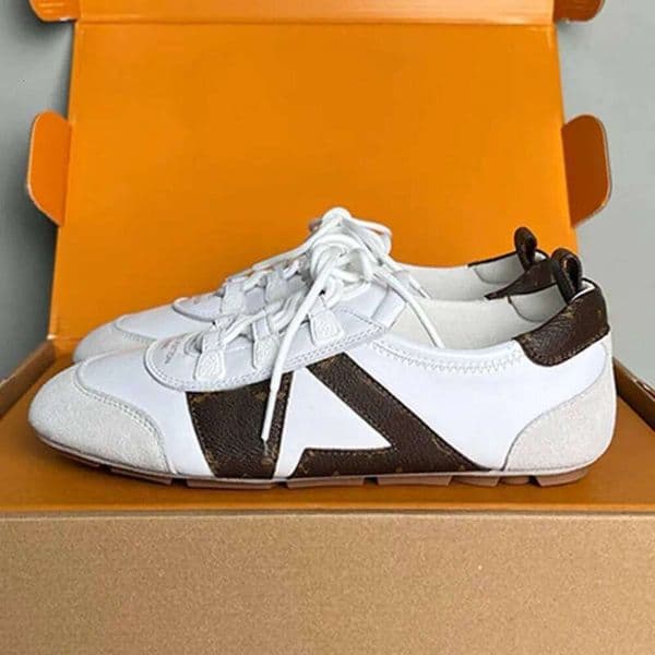 10AA A L Shoes Designer Women Designer Sneakerina 2025 Low Top Sneakers Non Slip Rubber Sole Flip Fur Leather Upper Lady Outdoor Comfortable Leisure Sports Shoe D71