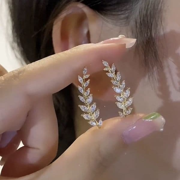 Free Shipping Designer Luxury Jewelry Zircon Wheat Spike Integrated Ear Stud Earrings Niche Super Shiny Leaf Stud Earrings Elegant Versatile Women's Accessories