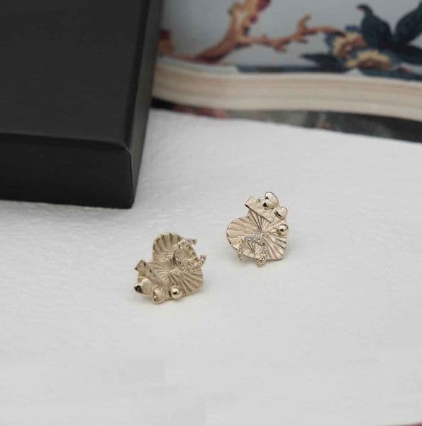 2025 Luxury quality charm stud earring with diamond heart shape design in 18k gold plated have stamp box PS4381