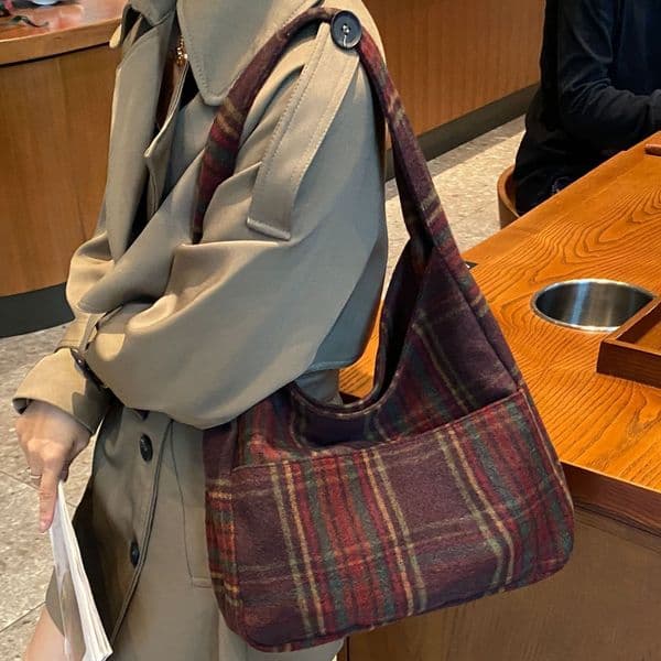 Versatile Ins Crossbody for Women New Trend Wool Plaid Tote College Style Large Capacity Bag