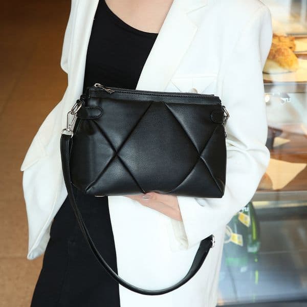 Autumn Winter Fashion Women's Black Quilted Small Square Large Capacity Shoulder Crossbody Bag