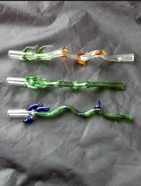 2026 new Glass Oil Burner Pipes hookah Glass Smoking bongs Smoke pipes Dragon Beard Straw