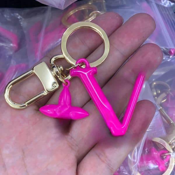 Designer Keychains Letters with Designers Keychain Women Buckle Jewelry Keyring Bags Pendant Charm Couple Car Key Gift
