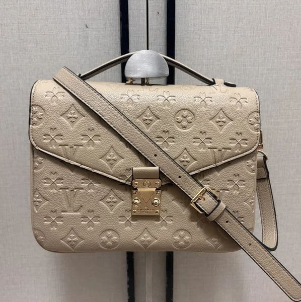 Designer Bag Embossed Flower Large Capacity Totes Bags Fashion Sac Femme Leather Women Shoulder Bags Messenger Luxurys Handbag Ladys Purse Womans backpack 888