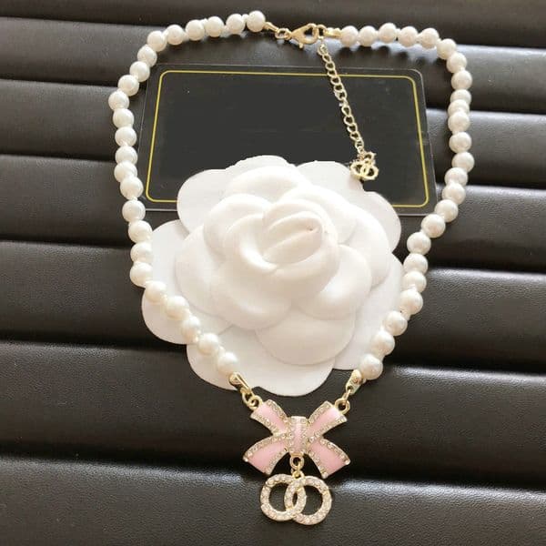 Designer Necklace for Women Sweater necklace Brand Letter Fink Bow Pendant Necklaces Chokers Luxury Jewelry Accessories