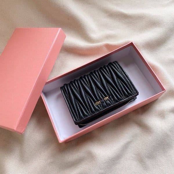 Ladies' Wallet Zipper Pleated Coin Purse Exquisite Handbag Designer Wallet Multi Slot Wallet Large Capacity Card Bag Fashionable Wallet Purple Passport Clip