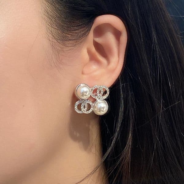 High Quality Designer Ear Stud Earrings Pearl Stainless Steel Stamp Letter Earring Womens Elegance Wedding Party Jewelry Accessories Never