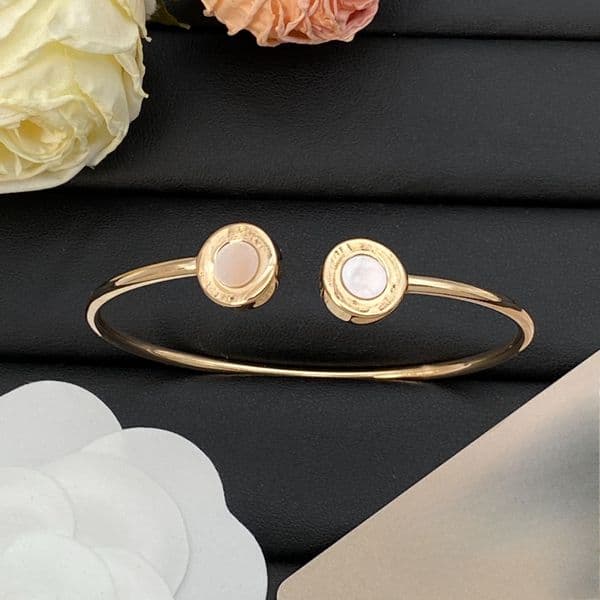 Bracelet Designer Bracelet Jewlery Designer for Women High Quality for Your Choice Luxury Designer Bracelets Alphabet Valentine Gift Elegant Women Bracelet