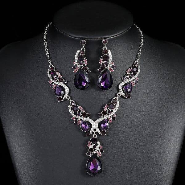 Retro Styled Chain Link Necklace and Stud Earing Combo by Cross Border Collection | Ideal Accessory for Evening Gowns