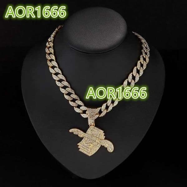 HighEnd Custom Moissanite Diamond Pendant for Men and Women Hip Hop Style Jewelry Bold Personalized Fashion Accessory