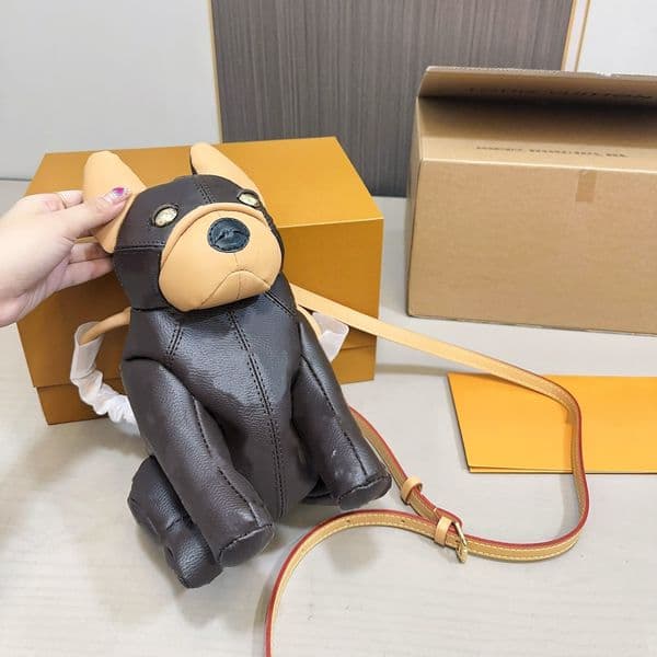 Fashionable and creative cartoon dog shaped handbag, trendy Japanese and Korean new personalized shoulder crossbody bag Backpack 2025 new