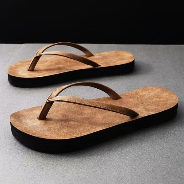 2025 Men's Flip-flops Summer Fashion All-match High Appearance Level Leisure Clip-toe Beach Sandals