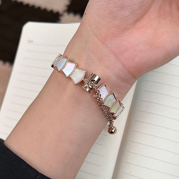 Fashionable Adjustable Link Bracelet For iPhone Smartwatches: High-Quality Hardware Watchband