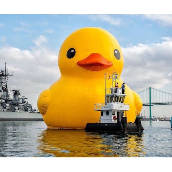 8m height (26ft) Outdoor Water Advertising Inflatable Yellow Duck Giant Airtight PVC Rubber Animal Toy For Pool Floating Commercial Promotion By Sea US Only