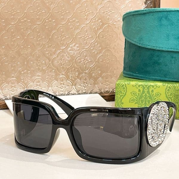 Fashionable Men Womens inlaid crystal Sunglasses 25SS Designer black acetate glasses gray nylon lens 1899 Oversized womens rectangular sunglasses