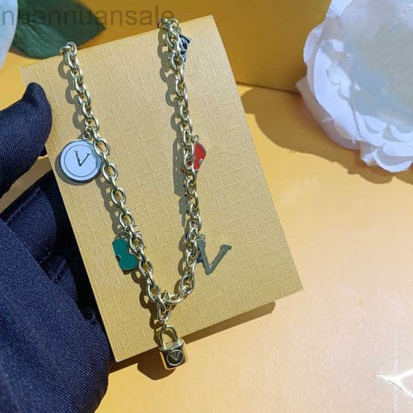 Designer Necklaces Designers luxurys jewelry pendant design timeless classic versatile trendy style Christmas Valentine Day jewelrys very nice