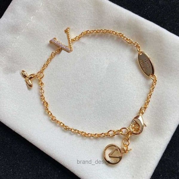 Luxury Diamond Charm Bracelet Fashion Trendy Letter V Pendant Gold Jewelry Accessories Love Gift good