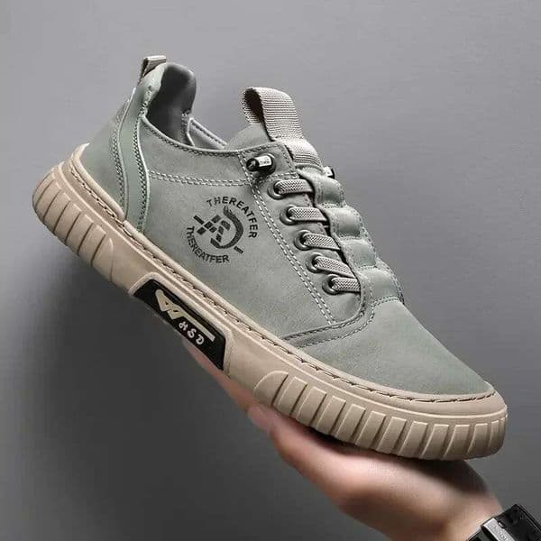 Light Luxury Designer Shoes Men's Casual Breathable Black Sports Shoes Fashionable Driving Walking Tennis Shoes Men's Ice Skating Outdoor Flat Shoes