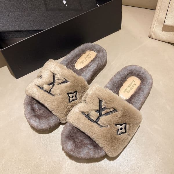 Free shipping designer Women's 2025 New Fairy Style letter embroidery one-line Fluffy Slippers, small -style outdoor casual plush slippers442