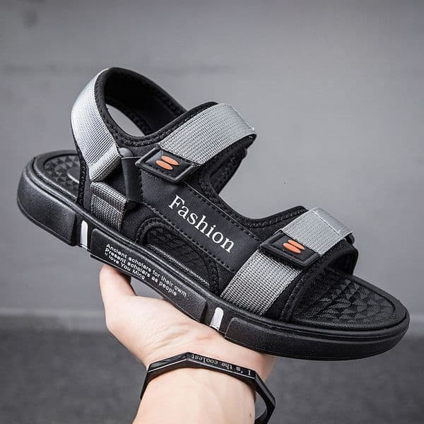 Designer sandals for men in summer, with anti slip and wear-resistant soft soles, suitable for teenagers to wear as outdoor sports open toe beach shoes