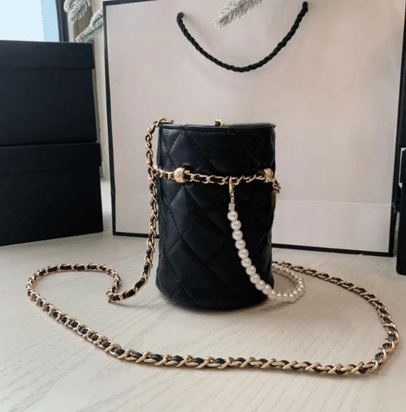 Metal chain shoulder strap mini bucket bag Dinner bag with gift box VIP gift 01