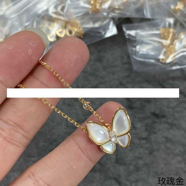 Brand Designer Clover Necklace High version Vgold natural white Fritillaria butterfly necklace CNC finely carved thick plated 18K rose gold pendant co X3SH