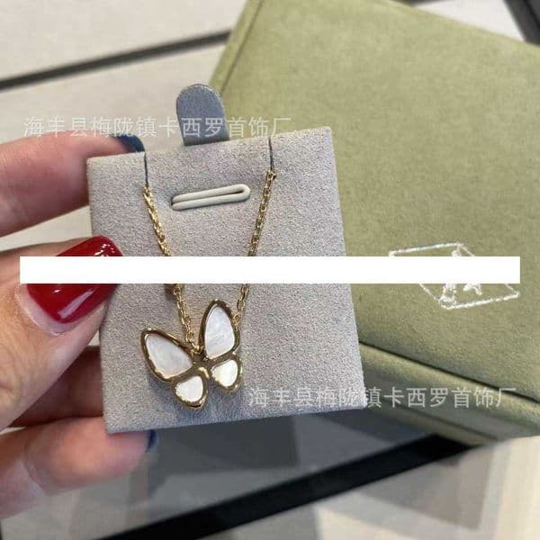 Brand Designer Clover Necklace Four Leaf Clover High Version Butterfly Necklace Beimu Necklace Non Fading Anti Allergy Summer Versatile