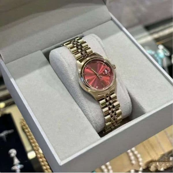 vivienes westwood watch west wood watch saturn watch A fashionable the Empress Dowager, women, Countess Black Tea watch, a quartz high-end watch for women