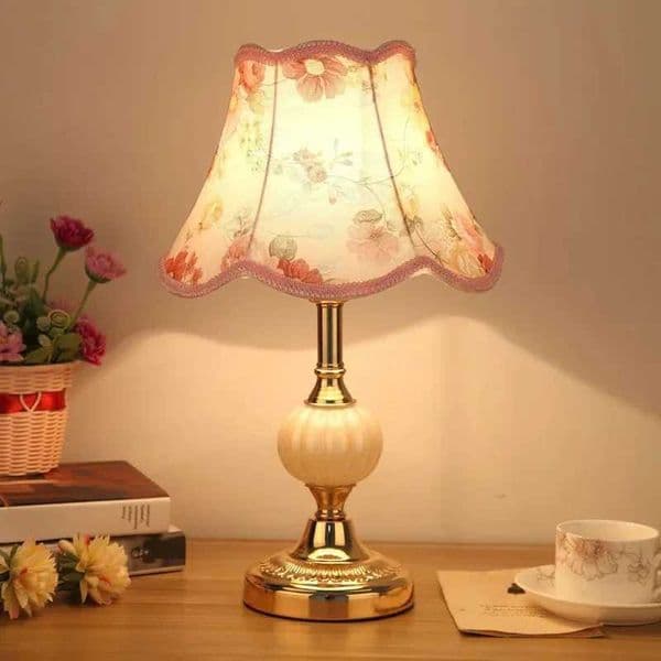 Retro Luxury Glass Iron Art Table Lamp Bedroom Decoration Bedhead Night Lamp Simple Classic Living Room Study Bedroom Desk Light W250528