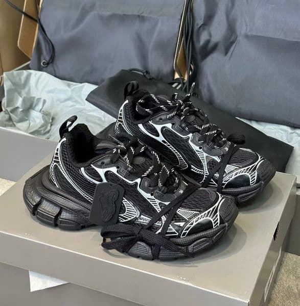 2025 Italy Design 3XL Sneakers Shoes Track 9 9.0 Men Women Retro Sports Black White Yellow Mesh Nylon Personalized Shoelaces Runner Skateboard Walking