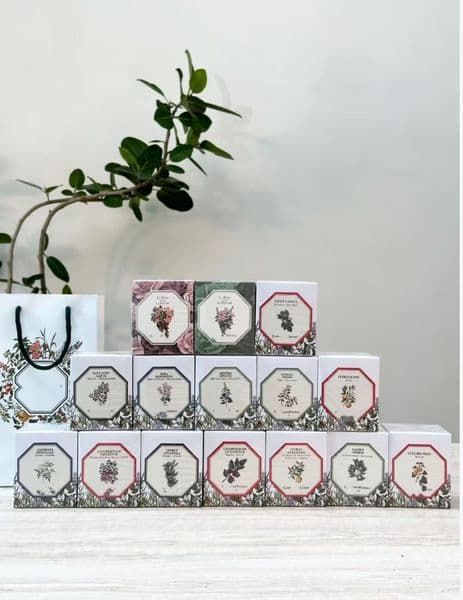 Carriere Freres LAVENDER Scented Candle TOMATO CITRUS JUNOS 185g Christmas Limited Edition LILY OF THE VALLEY British Pear Red Rose Scented Candle
