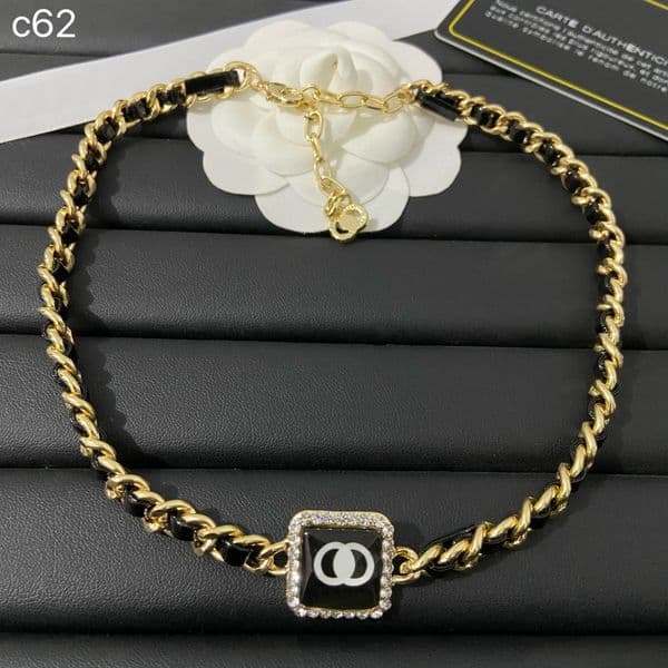 New Necklace High Quality Diamond Jewelry Paired Exquisite Womens Necklace Exuding Charming Charm Romantic Birthday Gift Necklace For Women..