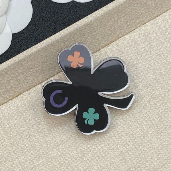 Quality High Brooches Designer Fashion Acrylic Women Copper Jewelry Letter Brooch Pin Christmas Gifts Accessories