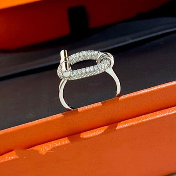 Band Rings Luxury Rings woman Designer Rings Pig Nose Chain gold Premium Precision Edition set with dias Niche design Ring