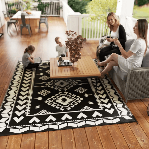 Outsunny Reversible Outdoor Rug, Waterproof Plastic Straw with Carry Bag, 8' x 10', Black & White Rhombus Patchwork