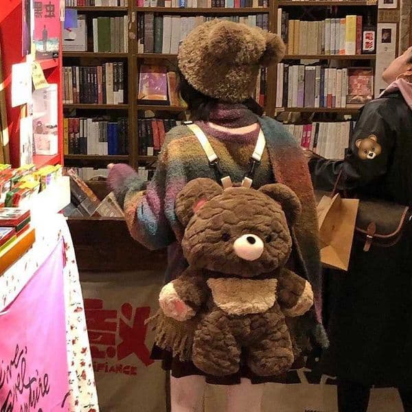 2025 Autumn And Winter Fashion New Bear Shaped Design Plush Backpack Cartoon Plush Doll Personalized Travel Womens Bag Trendy Y251206