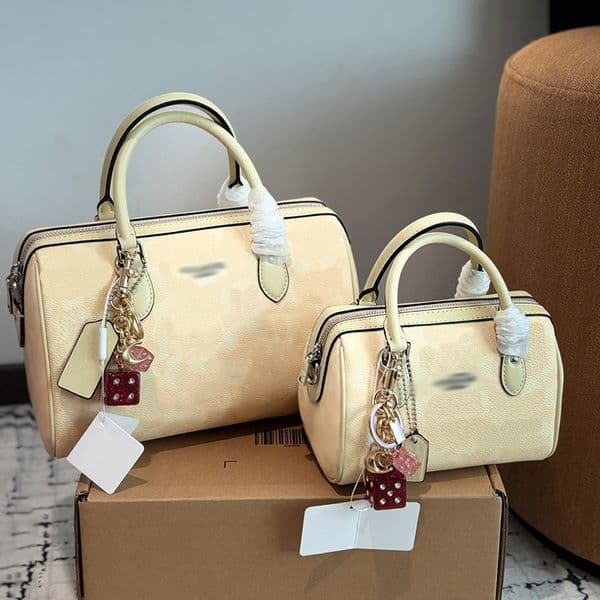 The New Trend Of The Luxury Designers Multicolor Handbag Mens And Womens Large Capacity Inclined Shoulder Bag Of Colorful Handbag Shoulder Bag M81236